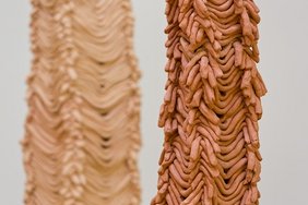 Vasen (ca. 33 x 33 x 160 cm), Helmut Licznierski